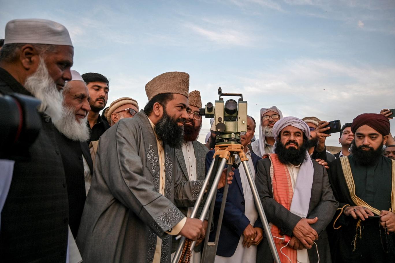 ملک میں رمضان کا چاند نظر نہیں آیا، پہلا روزہ اتوار 2 مارچ کو ہوگا