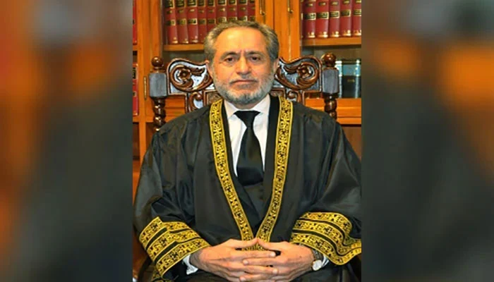 مجھے جھوٹا کیا جا رہا ہے: جسٹس جمال مندوخیل